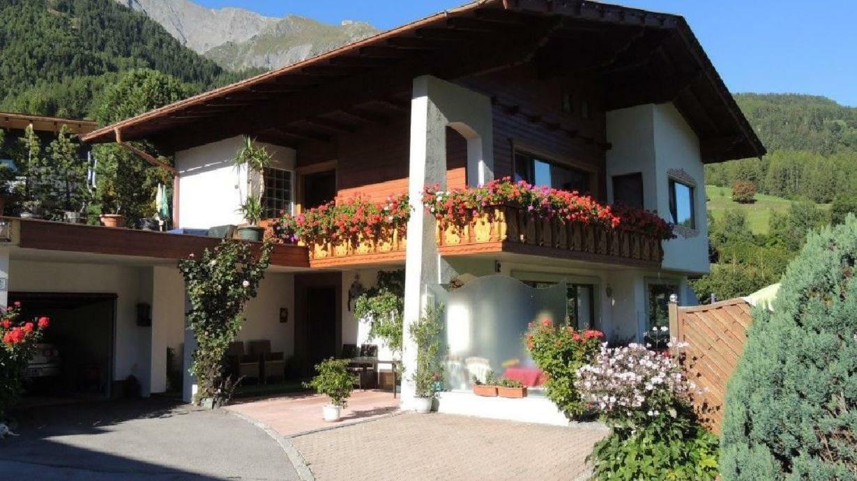 Gaestehaus Kratzer Virgen Esterno foto