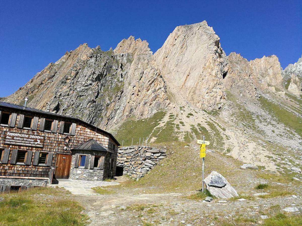 Gaestehaus Kratzer Virgen Esterno foto