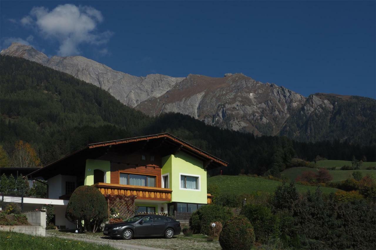 Gaestehaus Kratzer Virgen Esterno foto