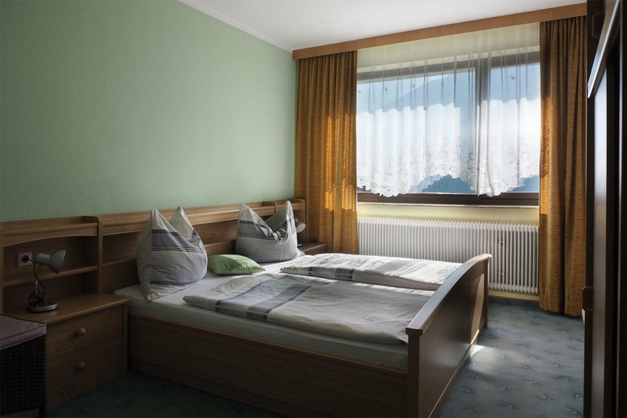 Gaestehaus Kratzer Virgen Esterno foto